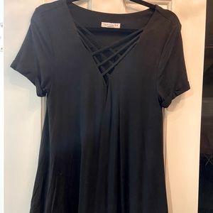 Super comfy black cross-cross top